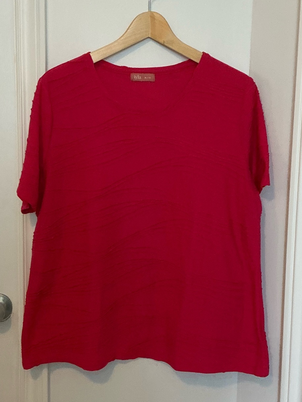 🎉 3 for $15🎉 Ilya perfect Red Crewneck Tee